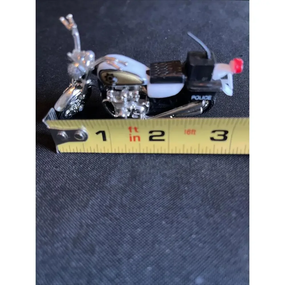 Vintage Zee Toys Police Motorcycle White and Black Complete In Great Condition - Picture 6 of 7